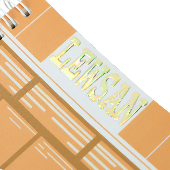 Individuelle Spiralblöcke mit bunten Seiten, farbigem Papier